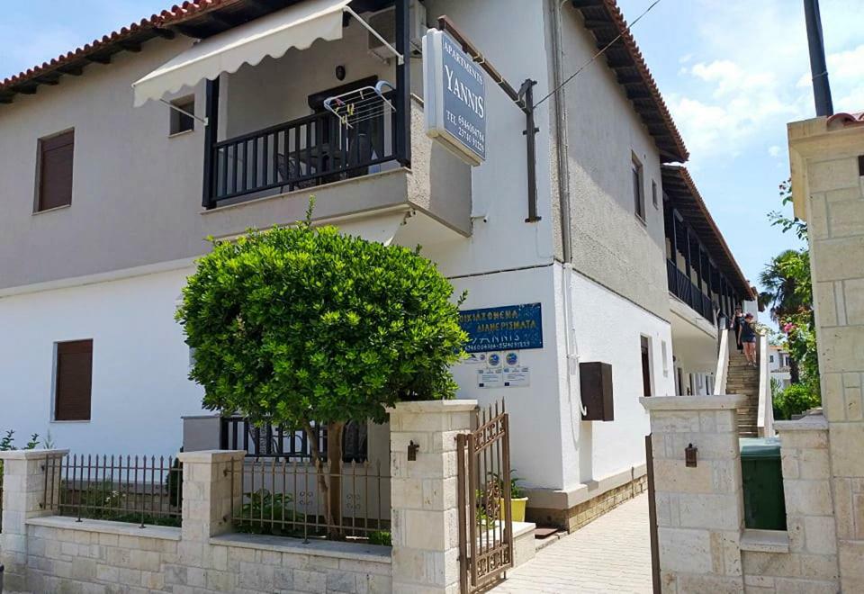 Yannis Apartments Afytos Eksteriør bilde