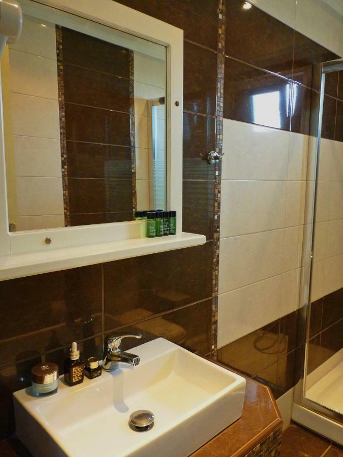 Yannis Apartments Afytos Eksteriør bilde