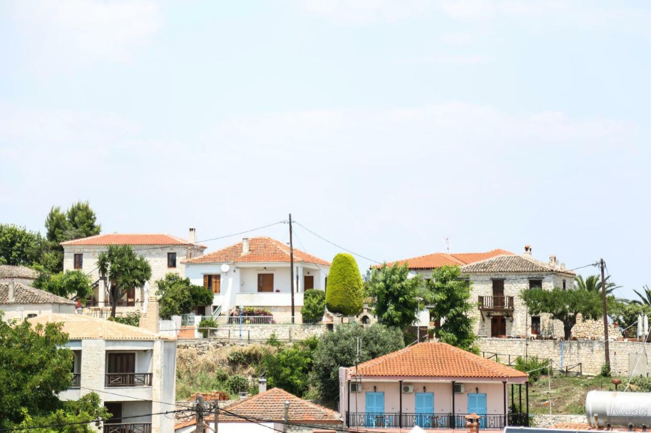 Yannis Apartments Afytos Eksteriør bilde