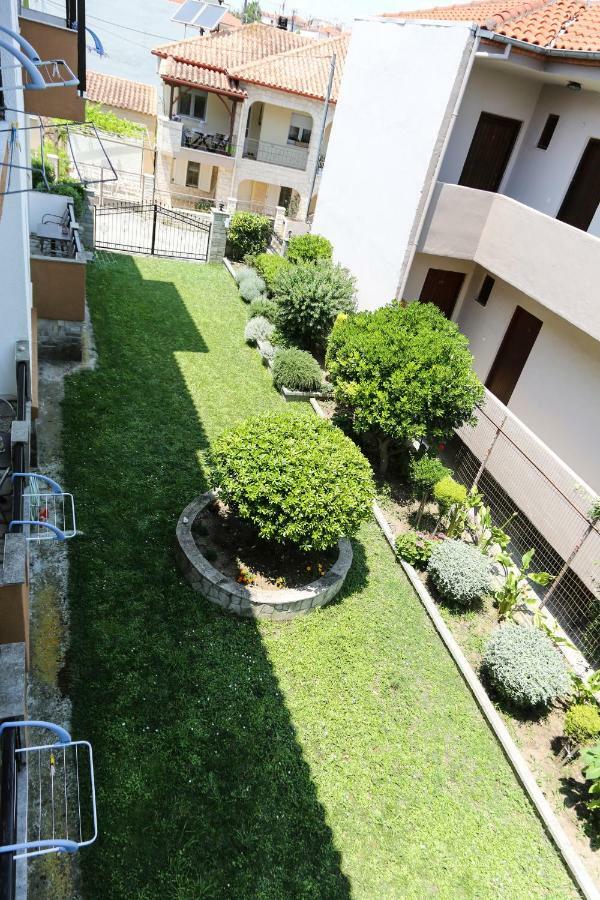 Yannis Apartments Afytos Eksteriør bilde