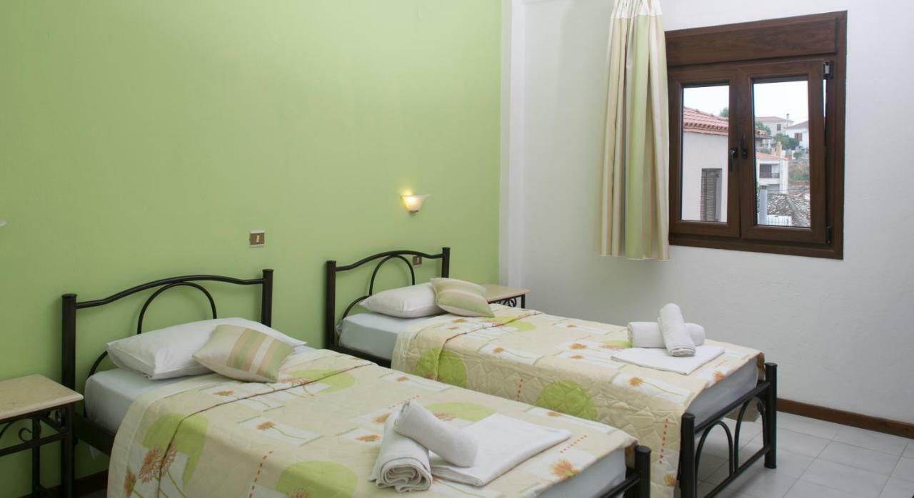 Yannis Apartments Afytos Eksteriør bilde