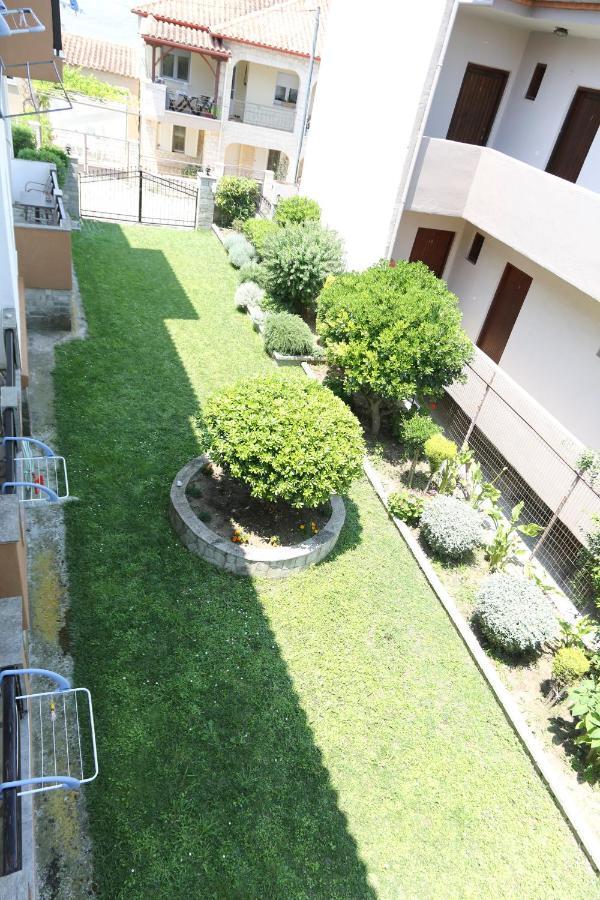Yannis Apartments Afytos Eksteriør bilde