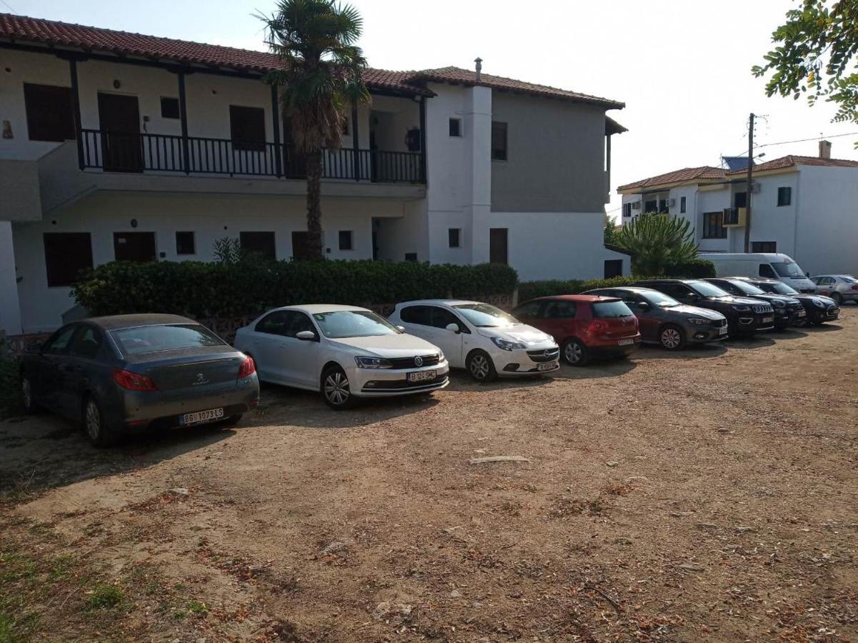 Yannis Apartments Afytos Eksteriør bilde